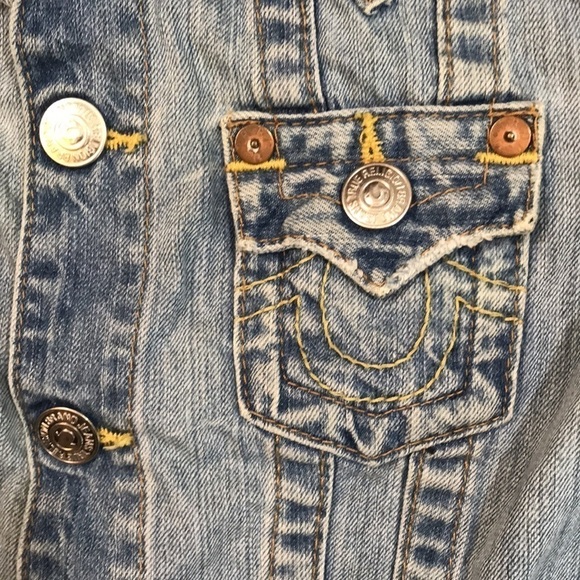 True Religion Jimmy Light Wash Distressed Trucker Denim Jacket size S - Picture 3 of 11